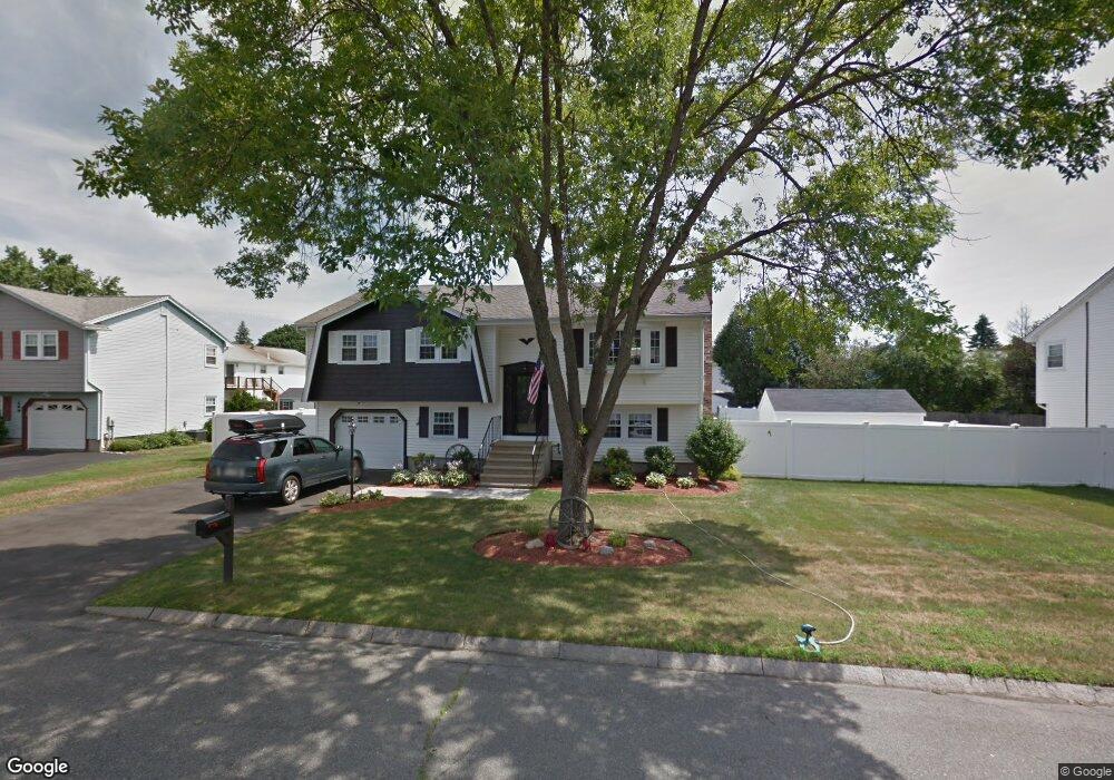 10 Brae Cir, Woburn, MA 01801 - photo 1