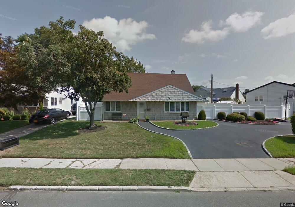 4 Dennis Ln, Bethpage, NY 11714 - photo 1