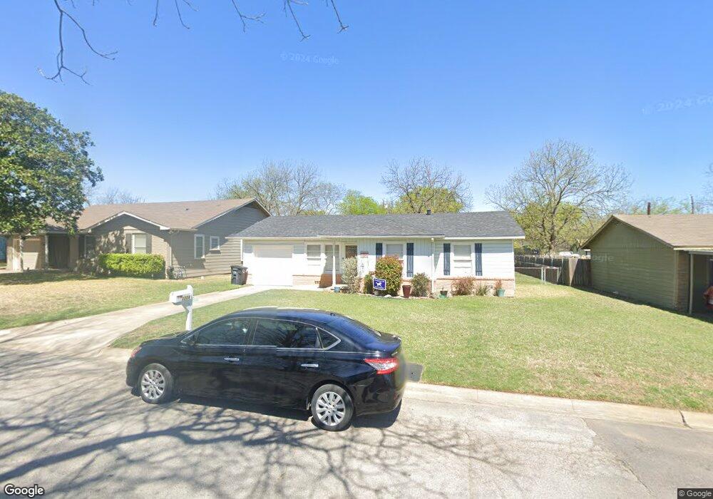 1204 Bales St, Cleburne, TX 76033 - photo 1