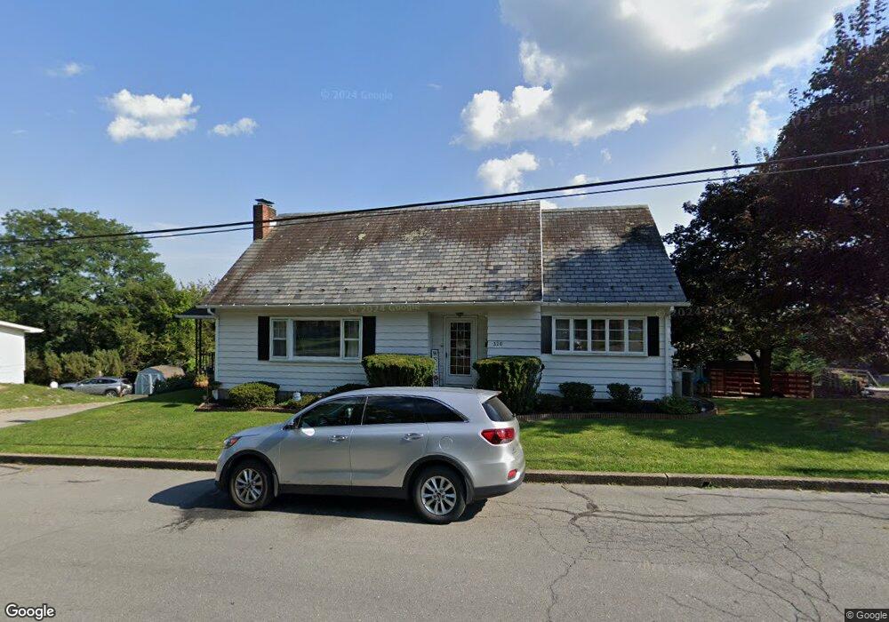 320 E Plainfield Ave, Pen Argyl, PA 18072 - photo 1