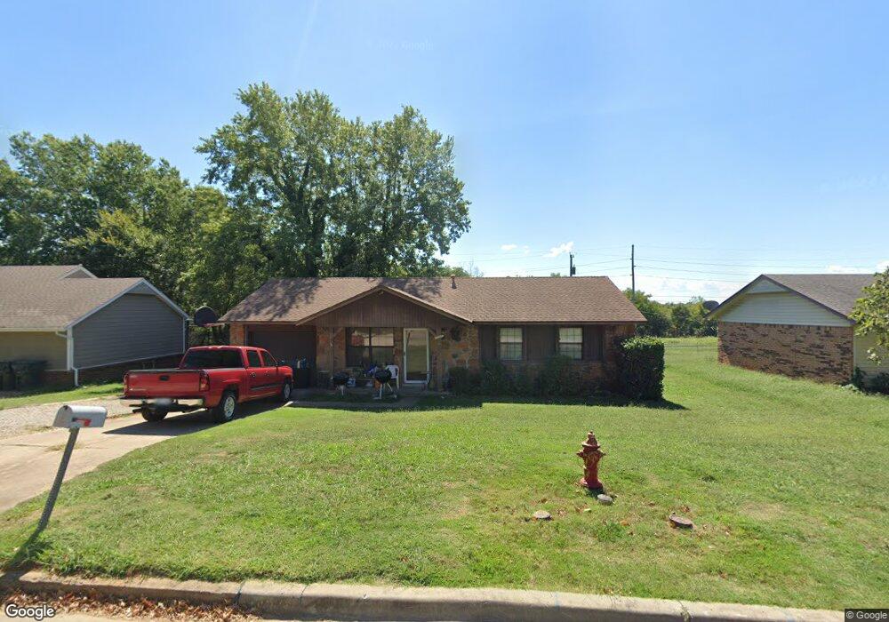 407 Kelly Ct, Claremore, OK 74017 - photo 1