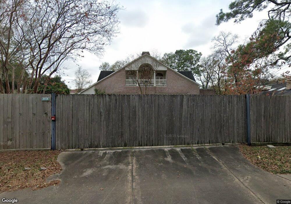 29 W Rivercrest Dr, Houston, TX 77042 - photo 1