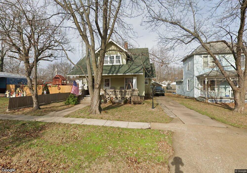 1715 Clark Ave, Parsons, KS 67357 - photo 1