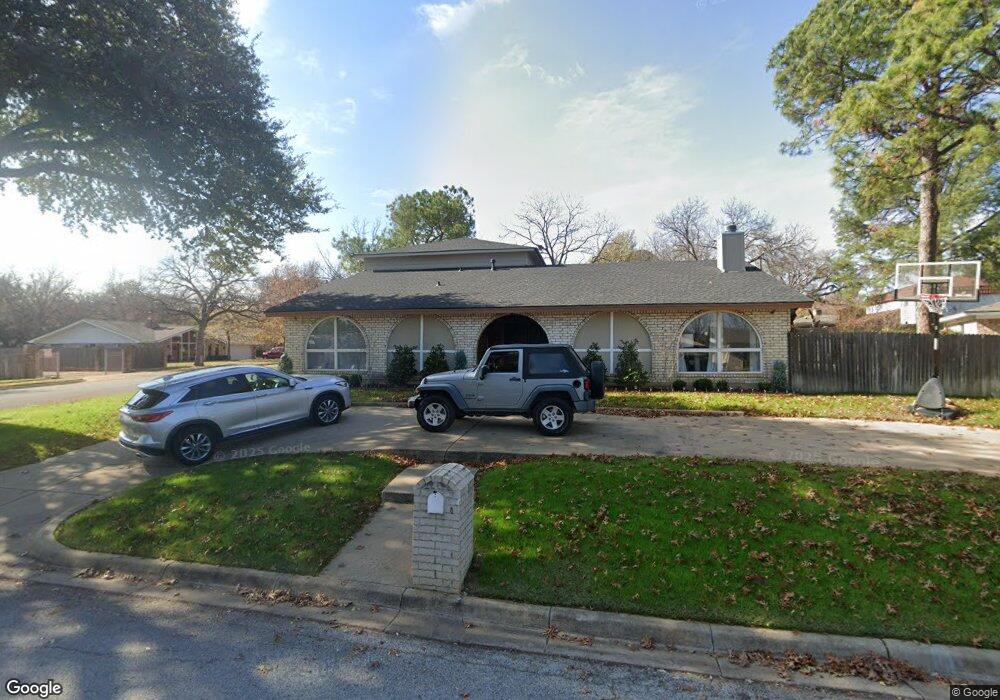 801 Overhill Ct, Hurst, TX 76053 - photo 1