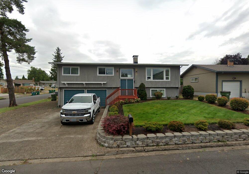1903 Maple Dr, Newberg, OR 97132 - photo 1