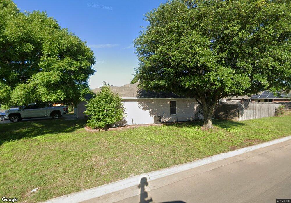 300 Preston Dr, Cleburne, TX 76033 - photo 1