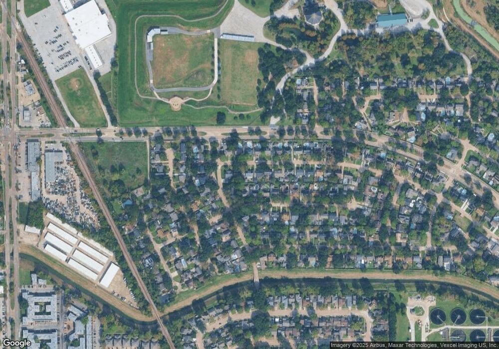 5047 Bayou Vista Dr, Houston, TX 77091 - photo 1