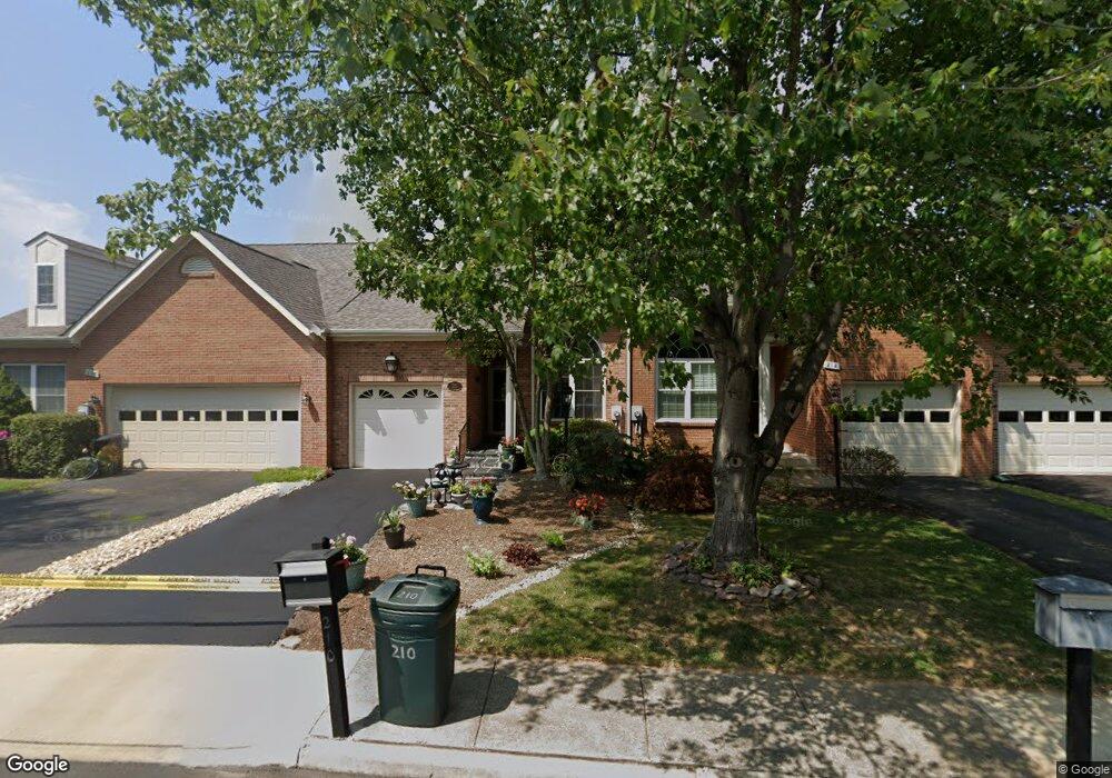 210 N View Cir, Warrenton, VA 20186 - photo 1