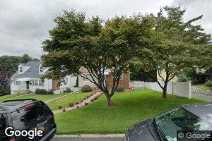 45 Entrance Way, Valhalla, NY 10595