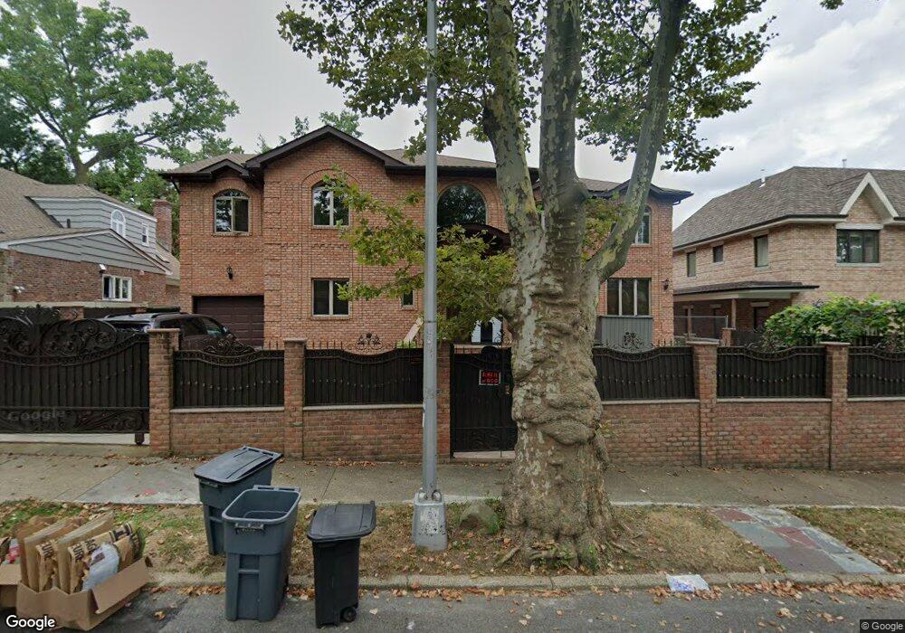 8252 189th St, Hollis, NY 11423 - photo 1