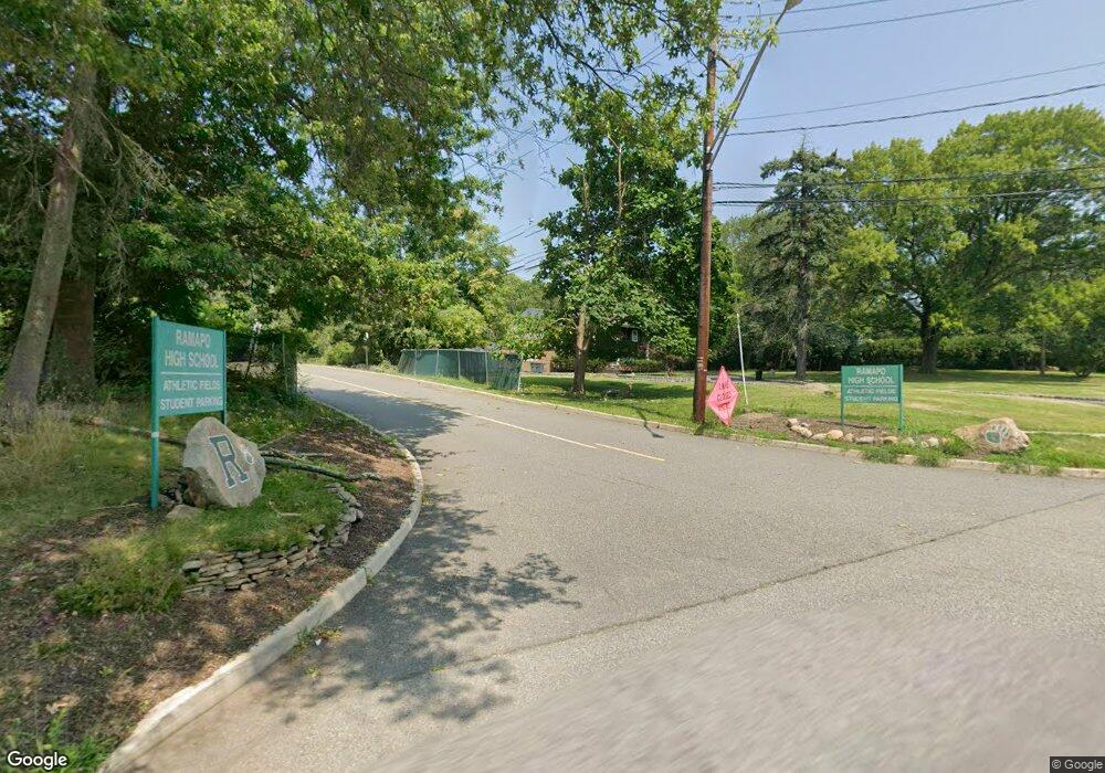 565 Franklin Lakes Rd, Franklin Lakes, NJ 07417 - photo 1