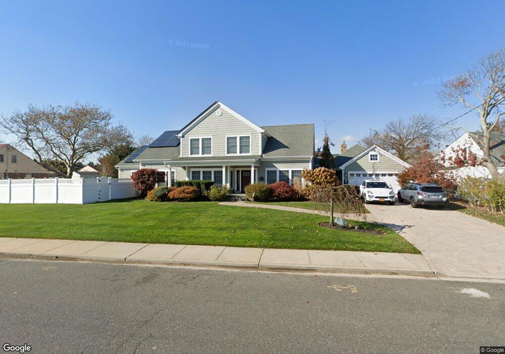 137 Greenway Rd, Lido Beach, NY 11561 - photo 1