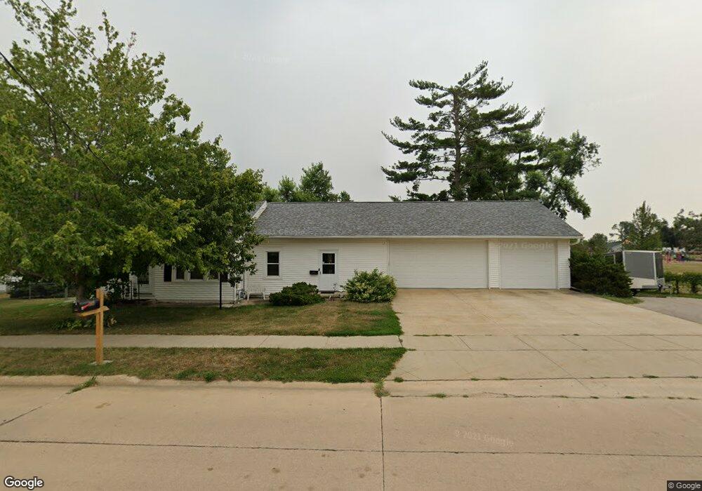 2421 29th St SW, Cedar Rapids, IA 52404 - photo 1