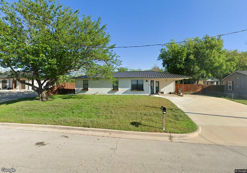 607 Jameson St, Weatherford, TX 76086 - photo 1