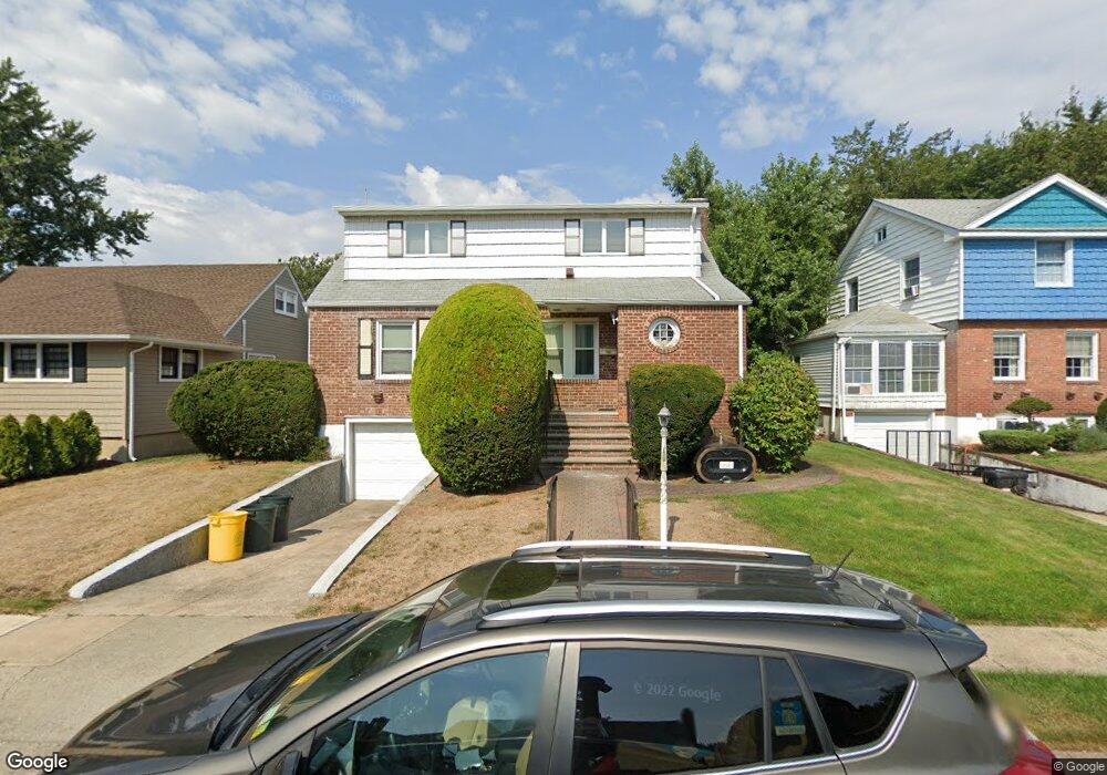 24 Firethorne Ln, Valley Stream, NY 11581 - photo 1