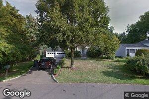 32 Mary Ln, Riverside, CT 06878