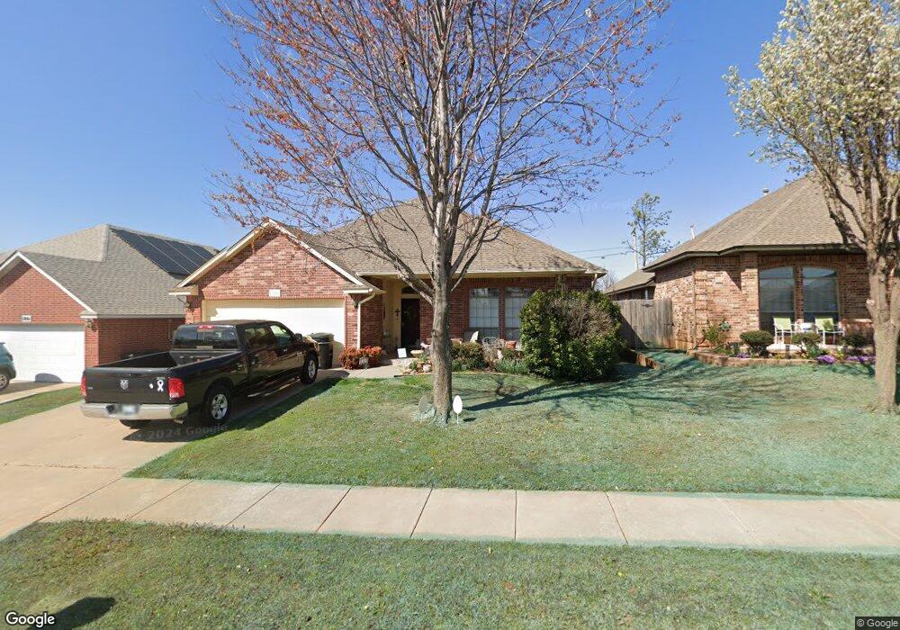 1805 NE 11th Cir, Moore, OK 73160 - photo 1