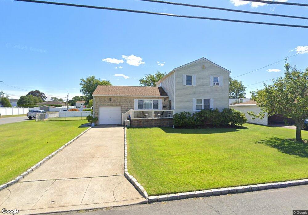 339 4th St, Lindenhurst, NY 11757 - photo 1