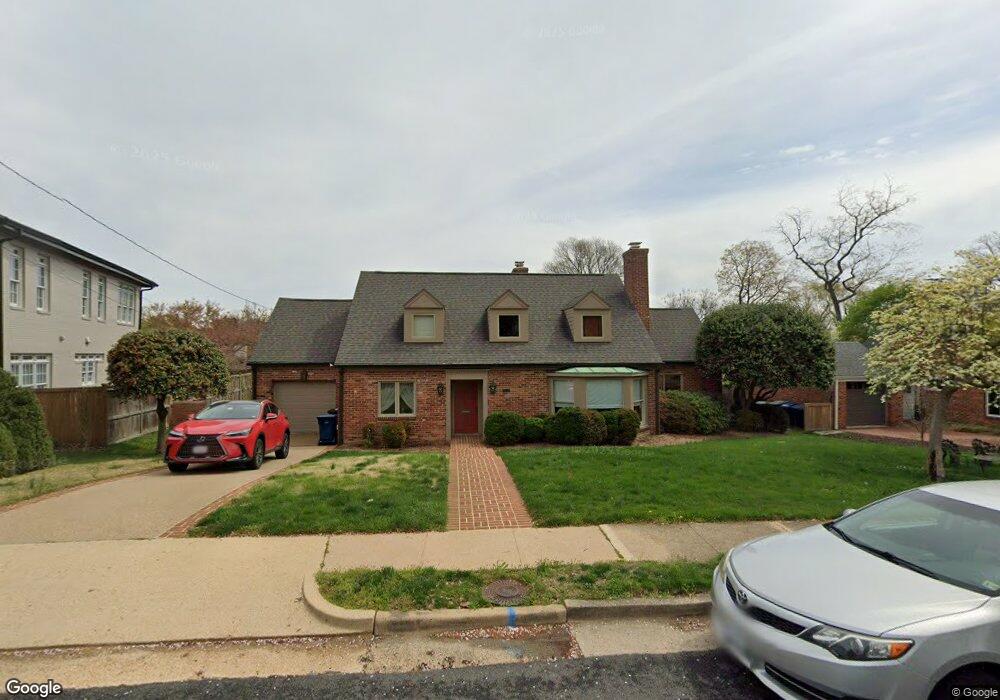 315 Crown View Dr, Alexandria, VA 22314 - photo 1