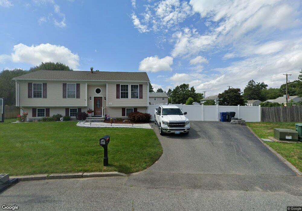 11 Sweet Meadow Dr, Warwick, RI 02889 - photo 1