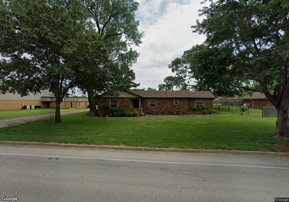 2204 Myall St, Ardmore, OK 73401 - photo 1