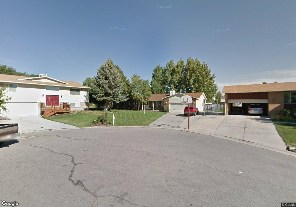 4298 Yorkshire Cir, South Jordan, UT 84095 - photo 1