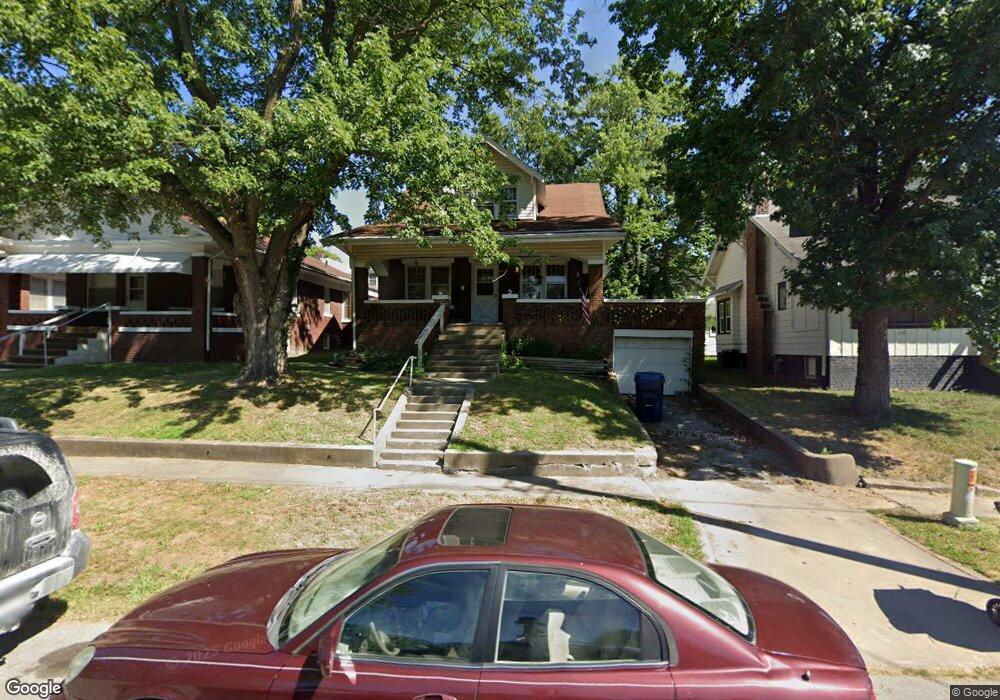 721 Benson St, Moberly, MO 65270 - photo 1