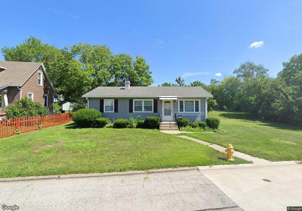 2112 W 16th St, Davenport, IA 52804 - photo 1