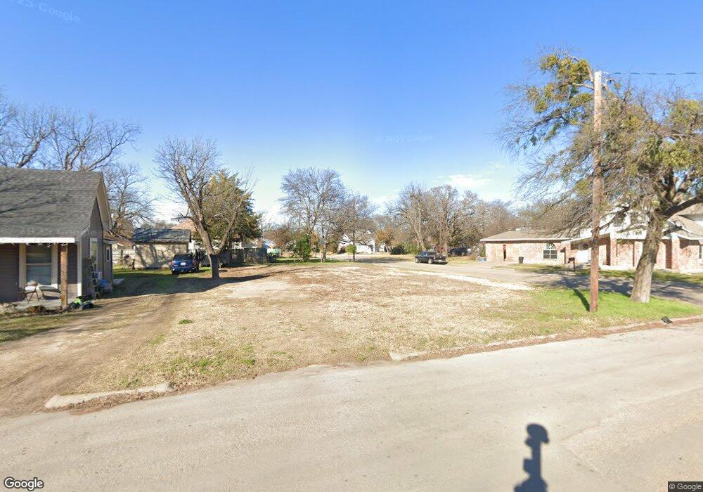 209 Royal St, Cleburne, TX 76031 - photo 1