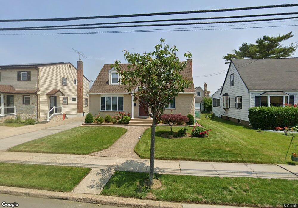 108 Sheridan Blvd, Mineola, NY 11501 - photo 1