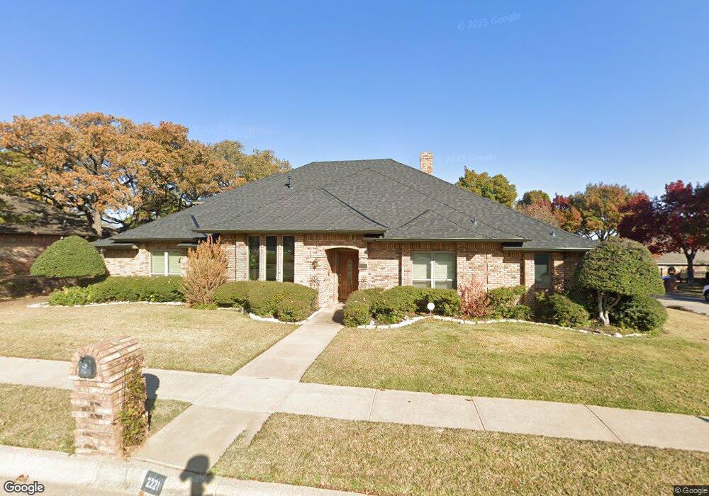 2221 Pine Thicket Ln, Bedford, TX 76021 - photo 1