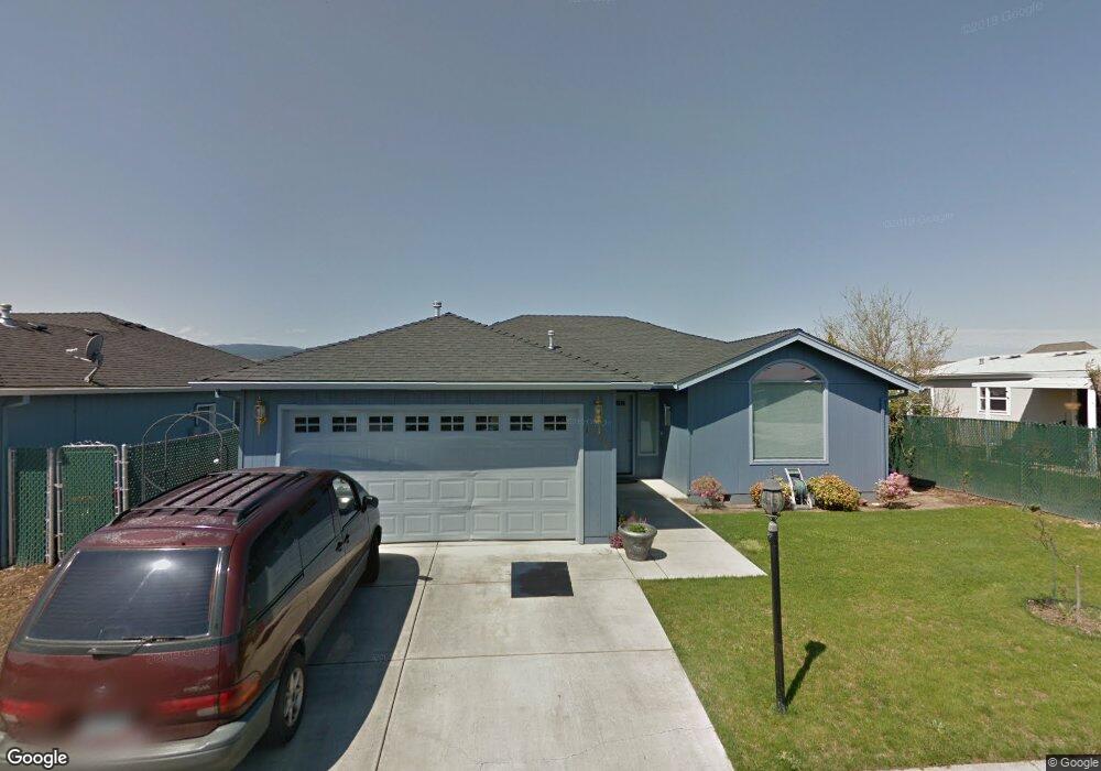 1356 Ivan Ln, Central Point, OR 97502 - photo 1