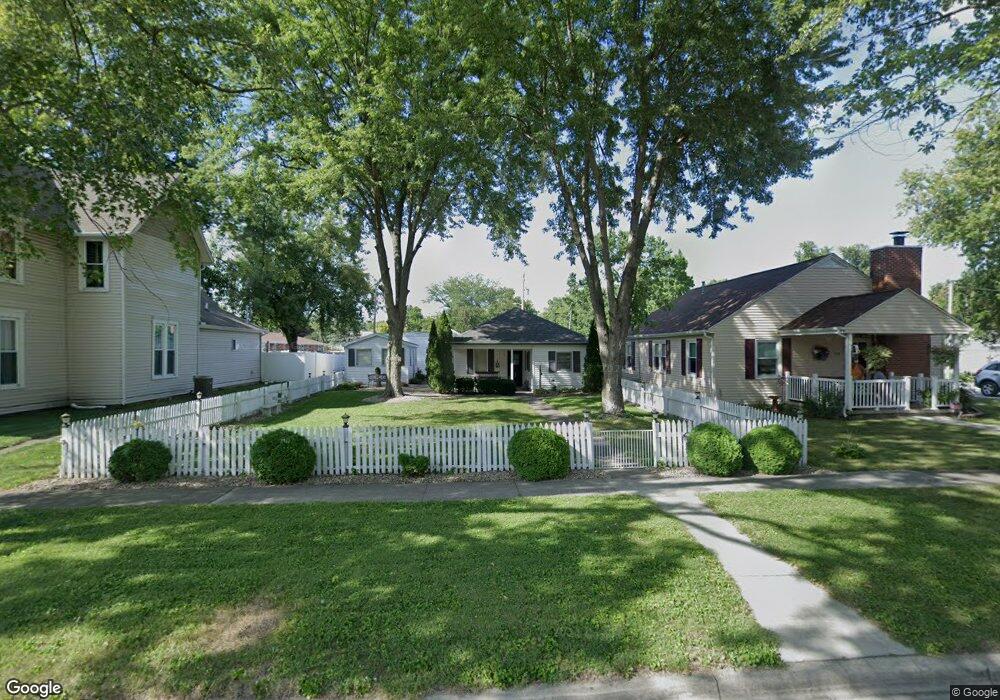 212 E Ensey St, Tuscola, IL 61953 - photo 1