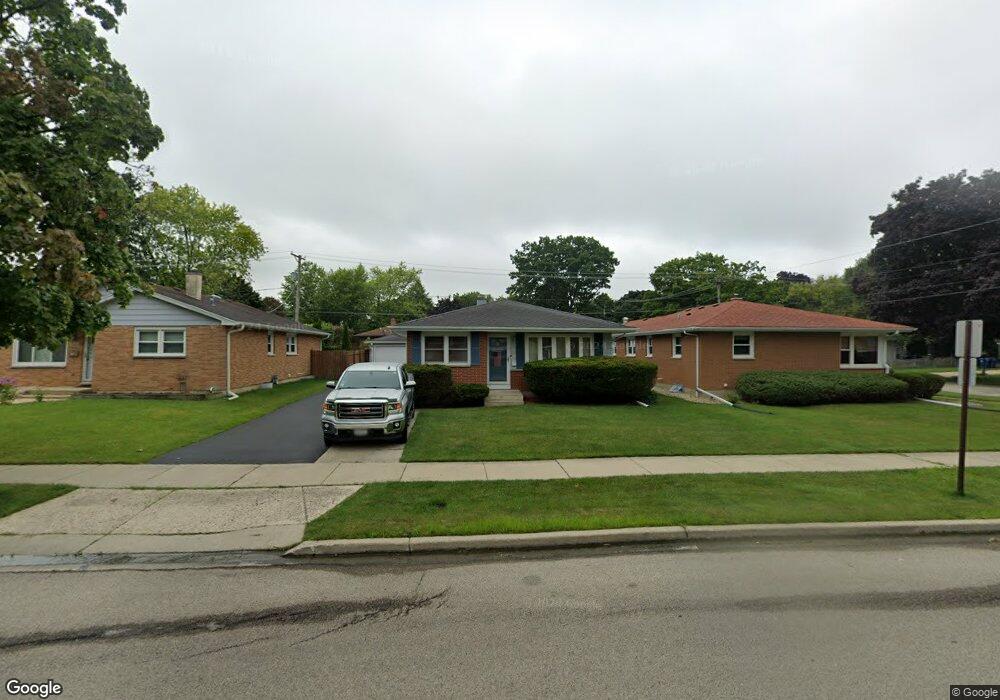 2046 N Jackson St, Waukegan, IL 60087 - photo 1