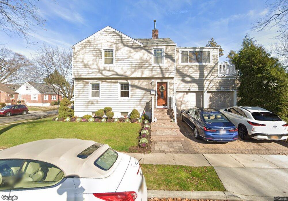 22 Flower Rd, Valley Stream, NY 11581 - photo 1