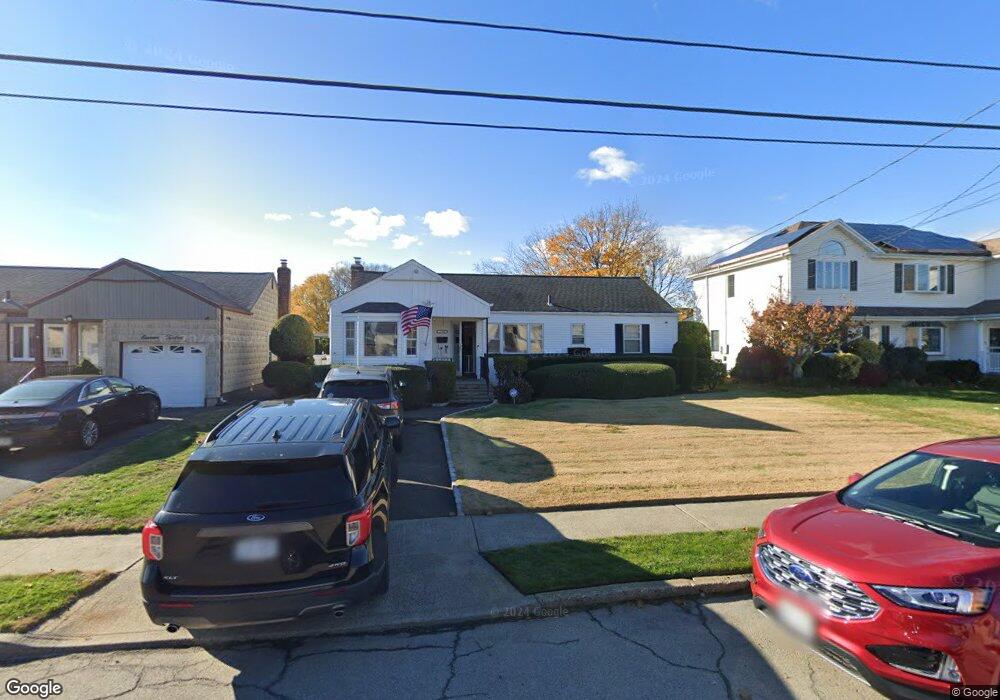 1106 Ott Ln, Merrick, NY 11566 - photo 1