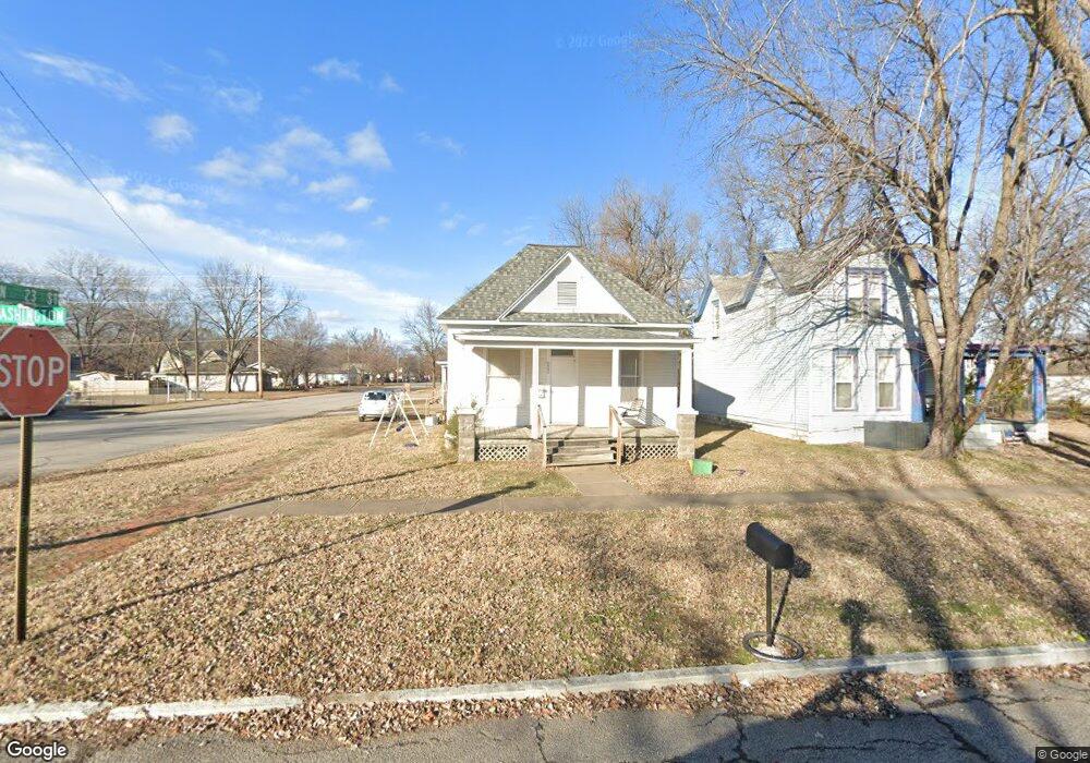 2231 Washington Ave, Parsons, KS 67357 - photo 1