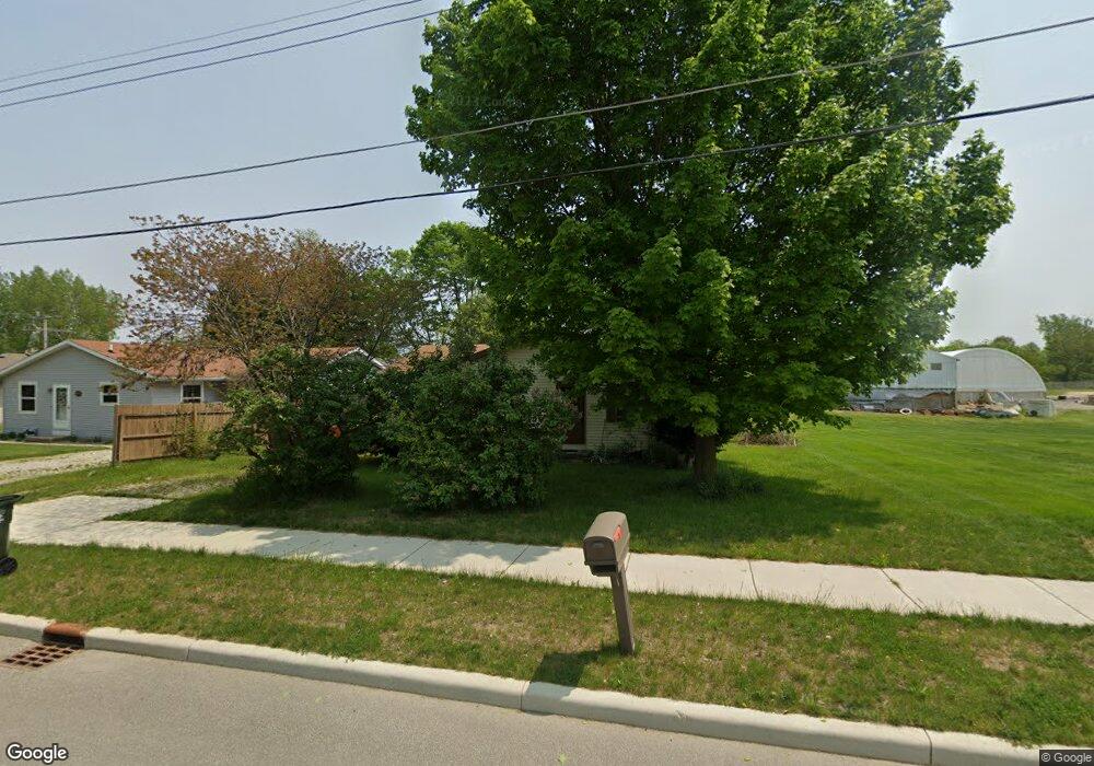 714 N Walnut St, Lagrange, IN 46761 - photo 1