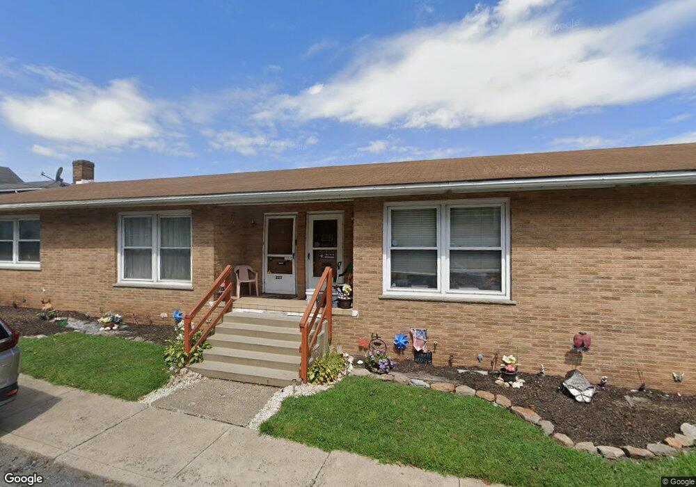221 W 20th St, Hazleton, PA 18201 - photo 1