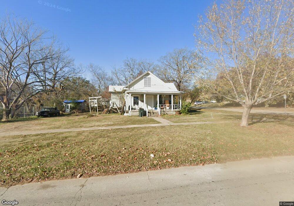411 N 5th St, Henryetta, OK 74437 - photo 1