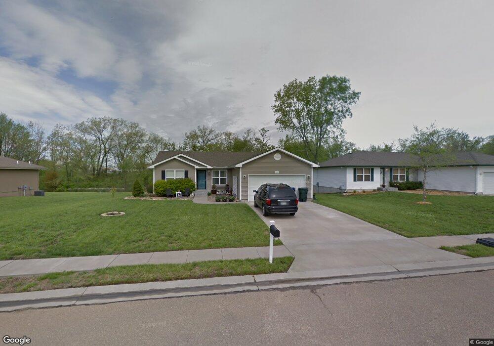 4311 SE Truman Ave, Topeka, KS 66609 - photo 1