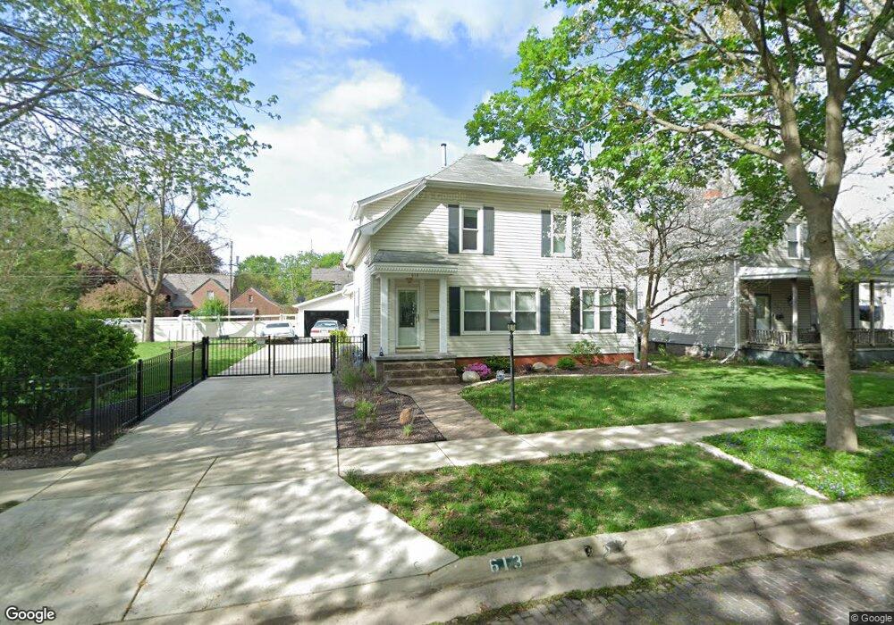 613 Peoria St, Lincoln, IL 62656 - photo 1