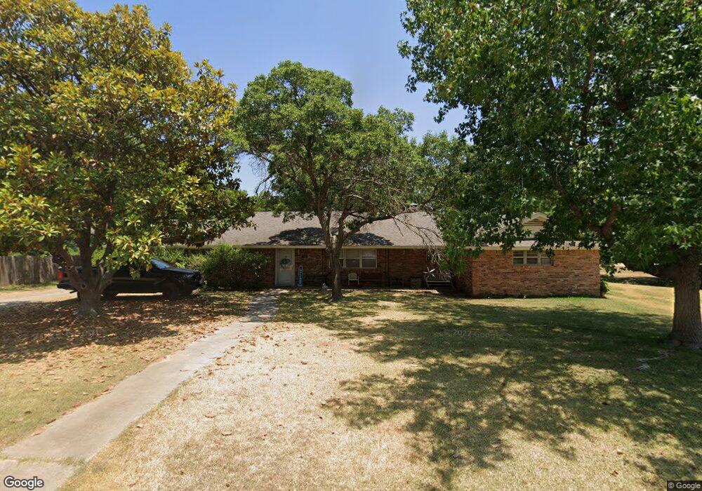 706 Melody Ln, Gainesville, TX 76240 - photo 1