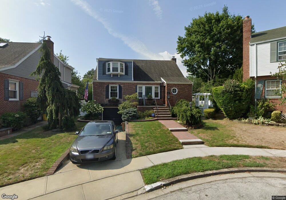 4 Cameron Ln, Valley Stream, NY 11581 - photo 1