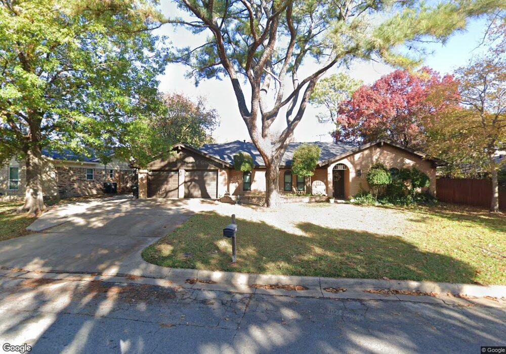 320 Brookview Dr, Hurst, TX 76054 - photo 1