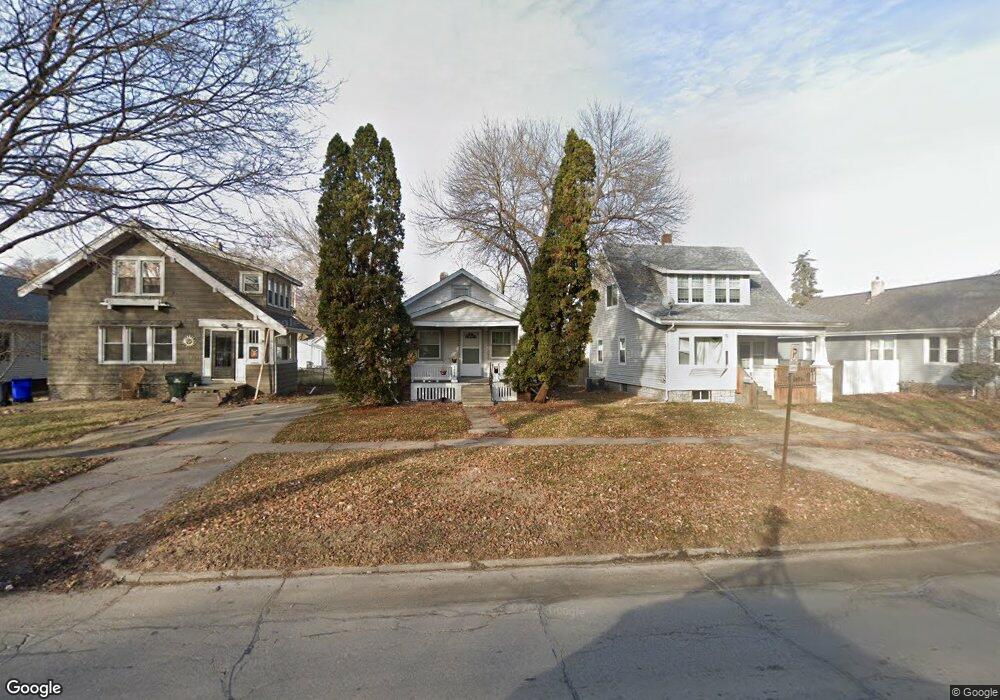 1038 F Ave NW, Cedar Rapids, IA 52405 - photo 1