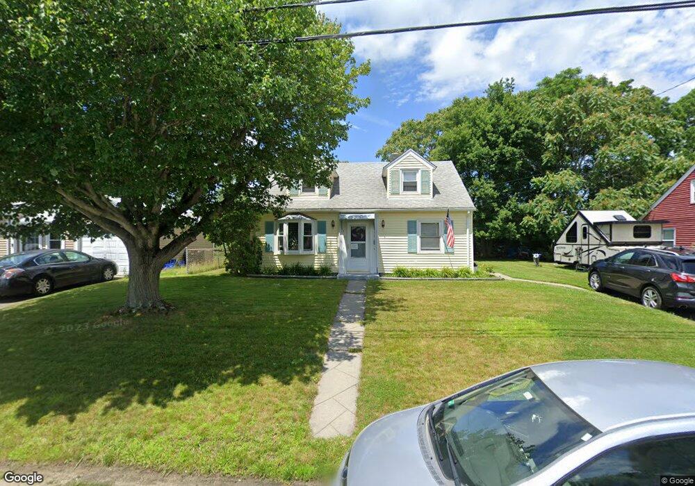 13 Sowams Dr, Bristol, RI 02809 - photo 1