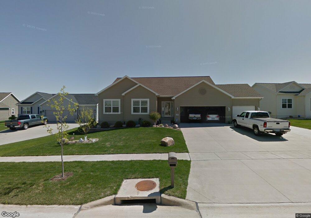 2923 Hillsboro Ct SW, Cedar Rapids, IA 52404 - photo 1