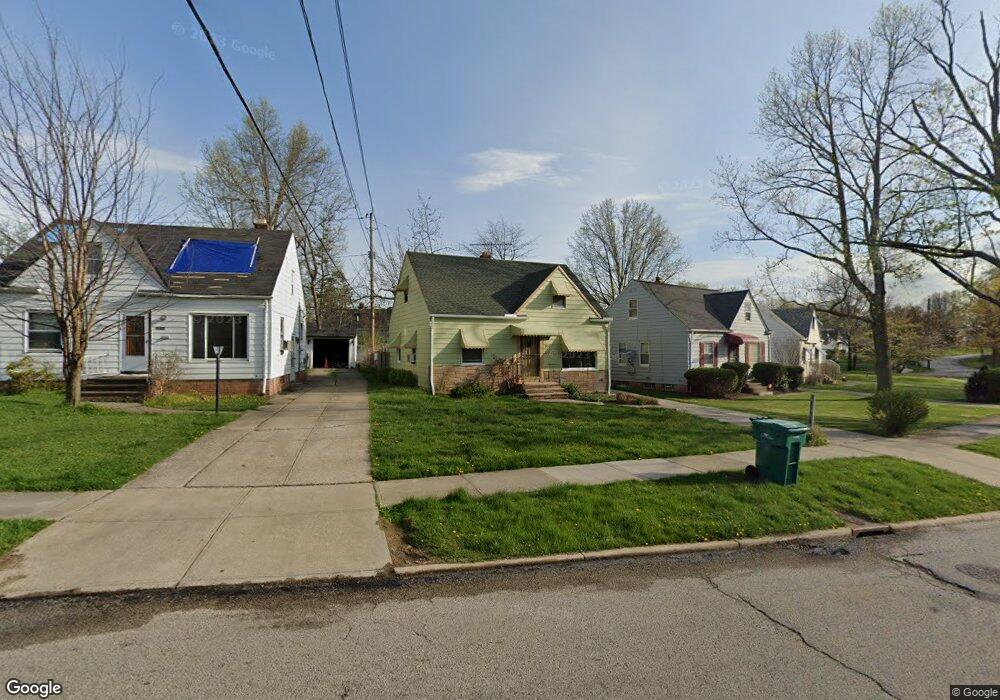 19711 Raymond St, Maple Heights, OH 44137 - photo 1