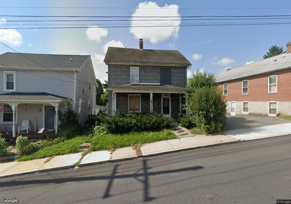 320 W 3rd St, Waynesboro, PA 17268 - photo 1